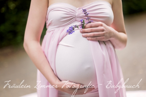 Schwangerschaftsfotos Leipzig_Babybauchfotos Leipzig_Babybauch Fotos Ideen_Babybauchbilder_Studioline_Schwanger in Leipzig (6)