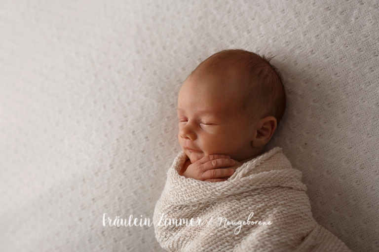 liebevolle Bilder von Eurem Baby in den ersten Tagen 