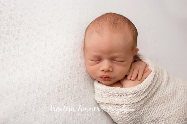 liebevolle Bilder von Eurem Baby in den ersten Tagen 