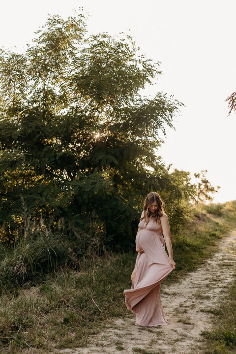 Babybauchfotoshooting Wiese Borna