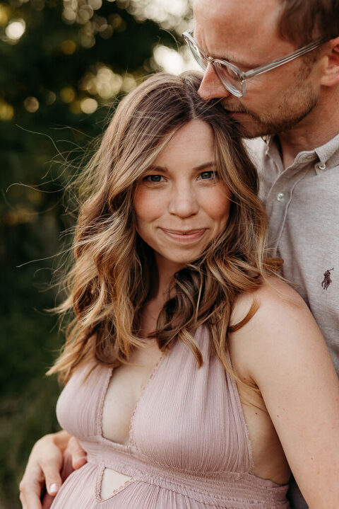 Babybauchfotoshooting Wiese Leipzig