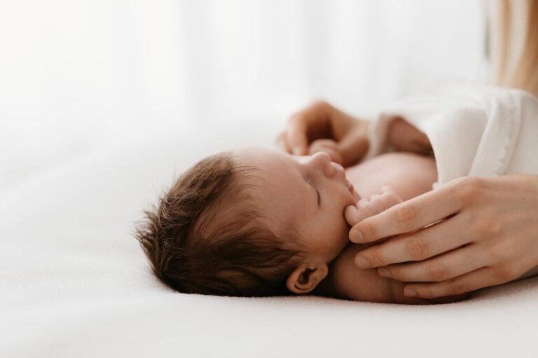 Neugeborenes Babyfotos Borna