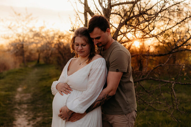 maternity shooting leipzig natur wiese.jpg (13)