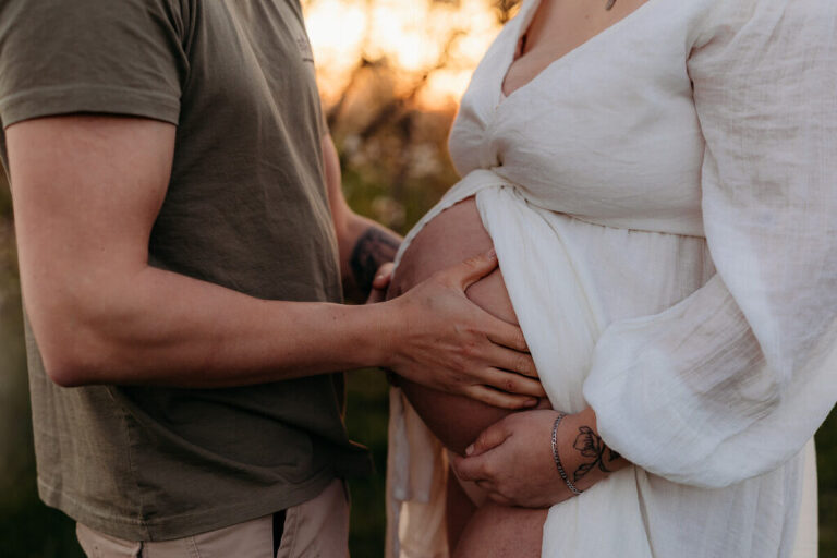 maternity shooting leipzig natur wiese.jpg (18)
